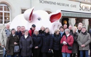 Vor dem Schweine-Museum